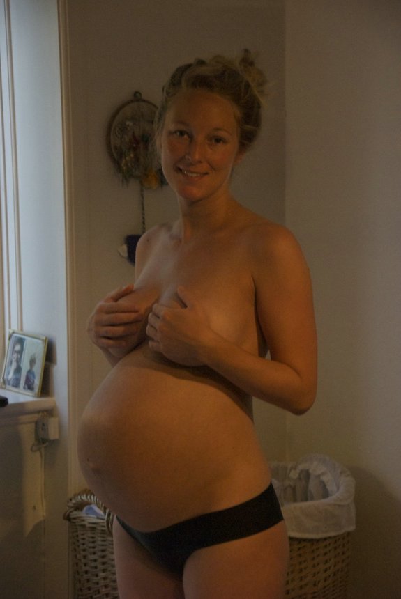 Pregnant Mistress Porn - Blonde mistress making love and getting pregnant - amateur porn pictures.  Original pic #13